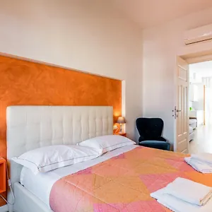 Guesthost - Santa Maria Novella Cozy Flat Florencia